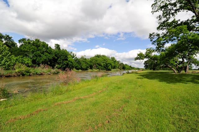 10 Ac Pedernales River