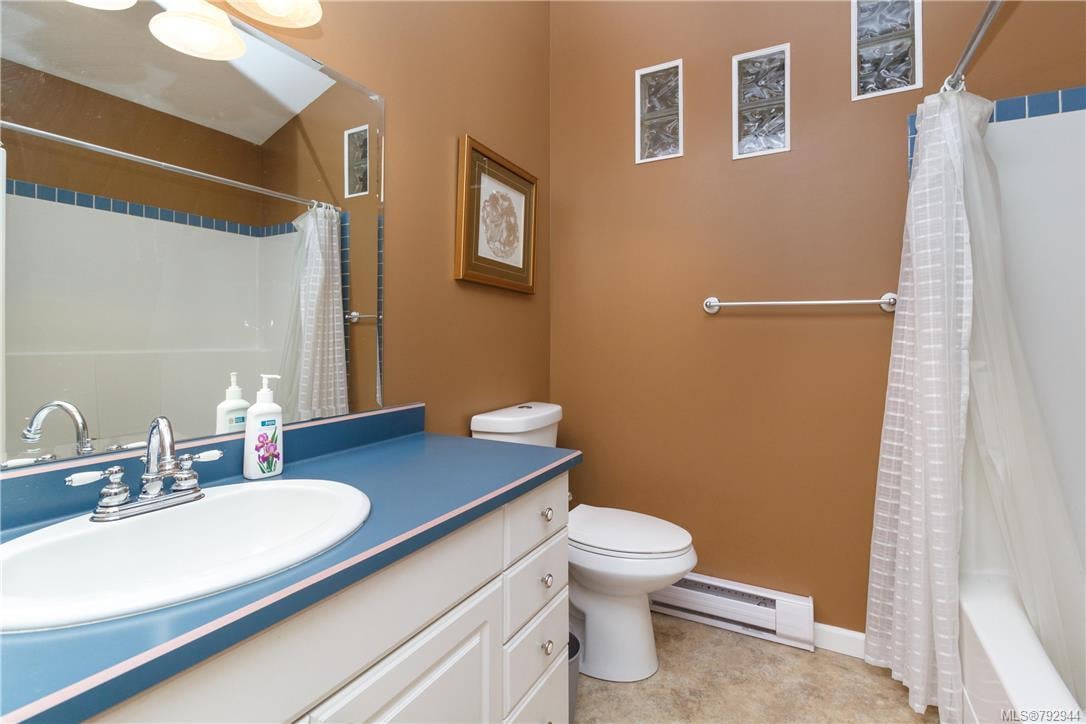 2406 Fleetwood Crt, Langford
