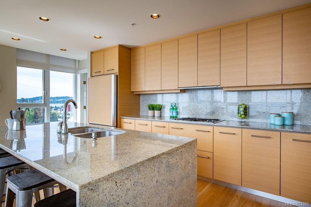 709-9809 Seaport Pl