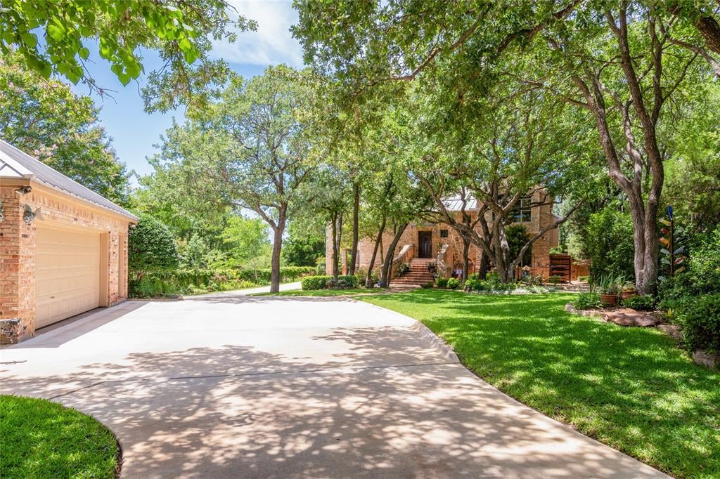 2907 Peninsula Dr