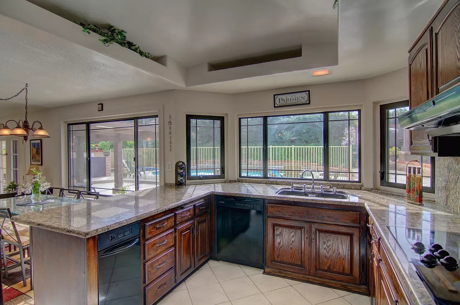 25122 Linda Vista Dr