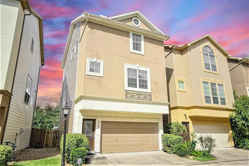 3216 Clearview Cir