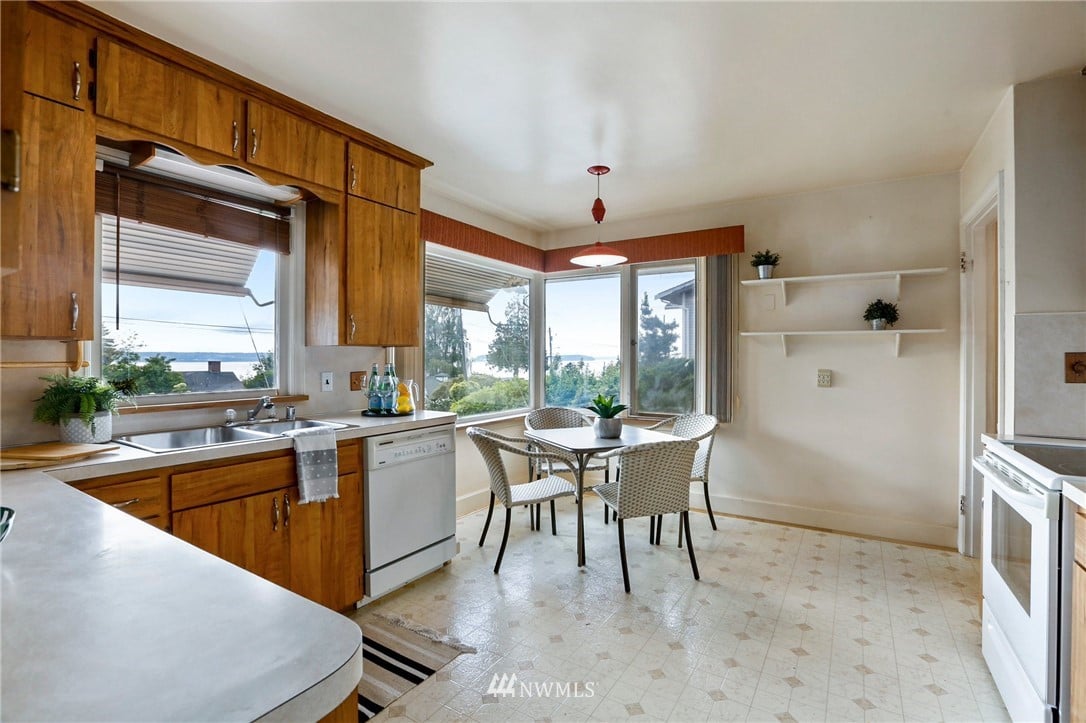 443 View Ridge Dr