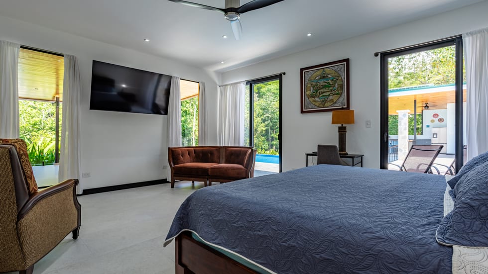 CUSTOM BUILT LUXURY RETREAT WITH GUEST VILLAS IN OJOCHAL