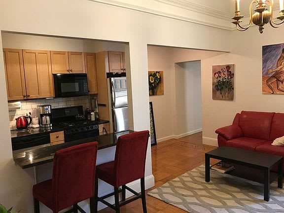 20 Montgomery Pl Apt: 2R