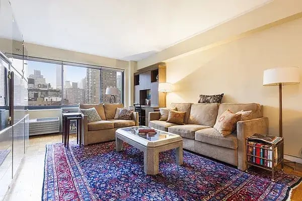 200 East 36th Street Unit: 13C