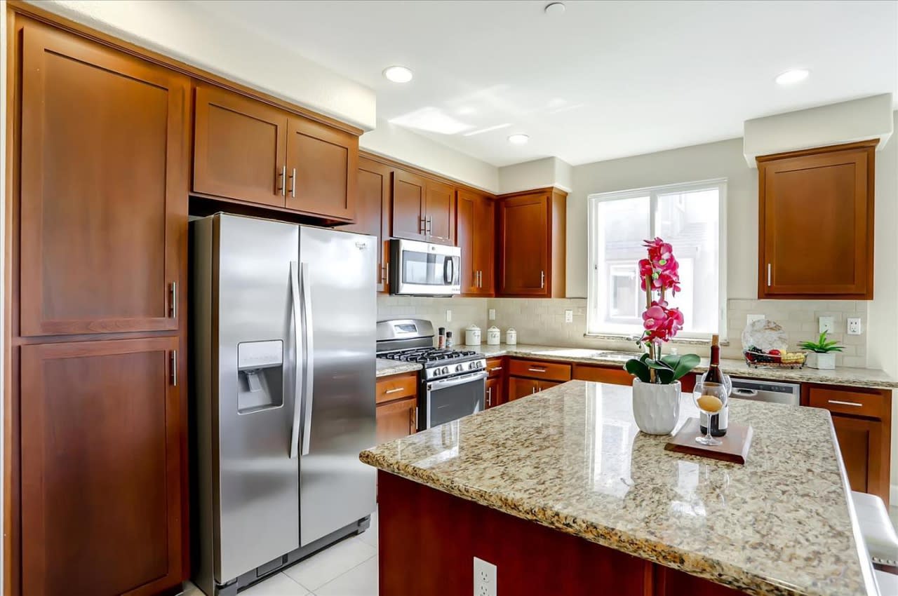 272 Currlin Cir