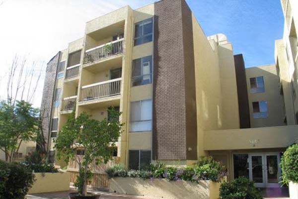 5143 Bakman Ave 103 North Hollywood, CA.
