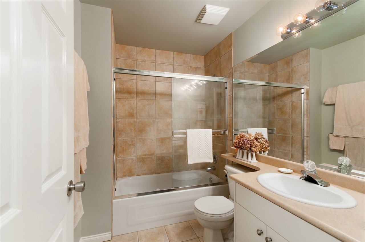 B 25 Glenmore Dr