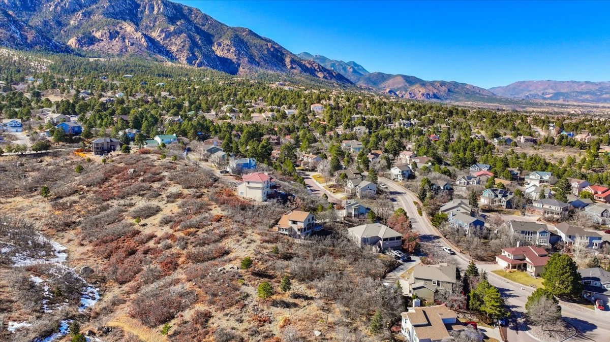 5105 Broadmoor Bluffs Drive