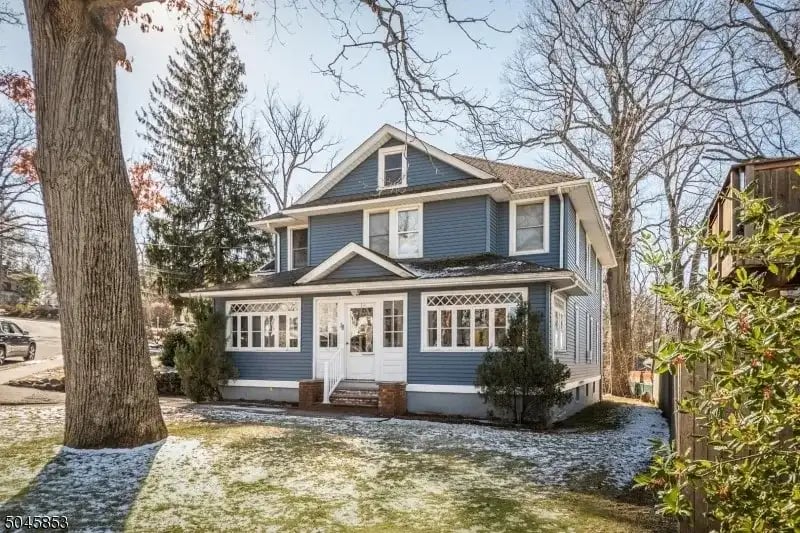 18 Oak Grove Rd