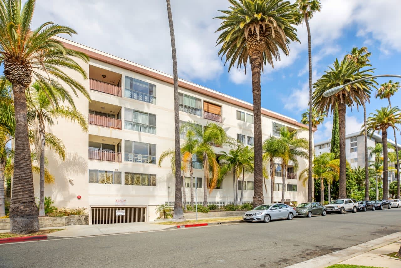 137 S Palm Drive #406
