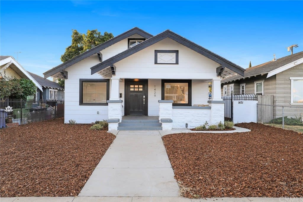 1429 W 45th Street