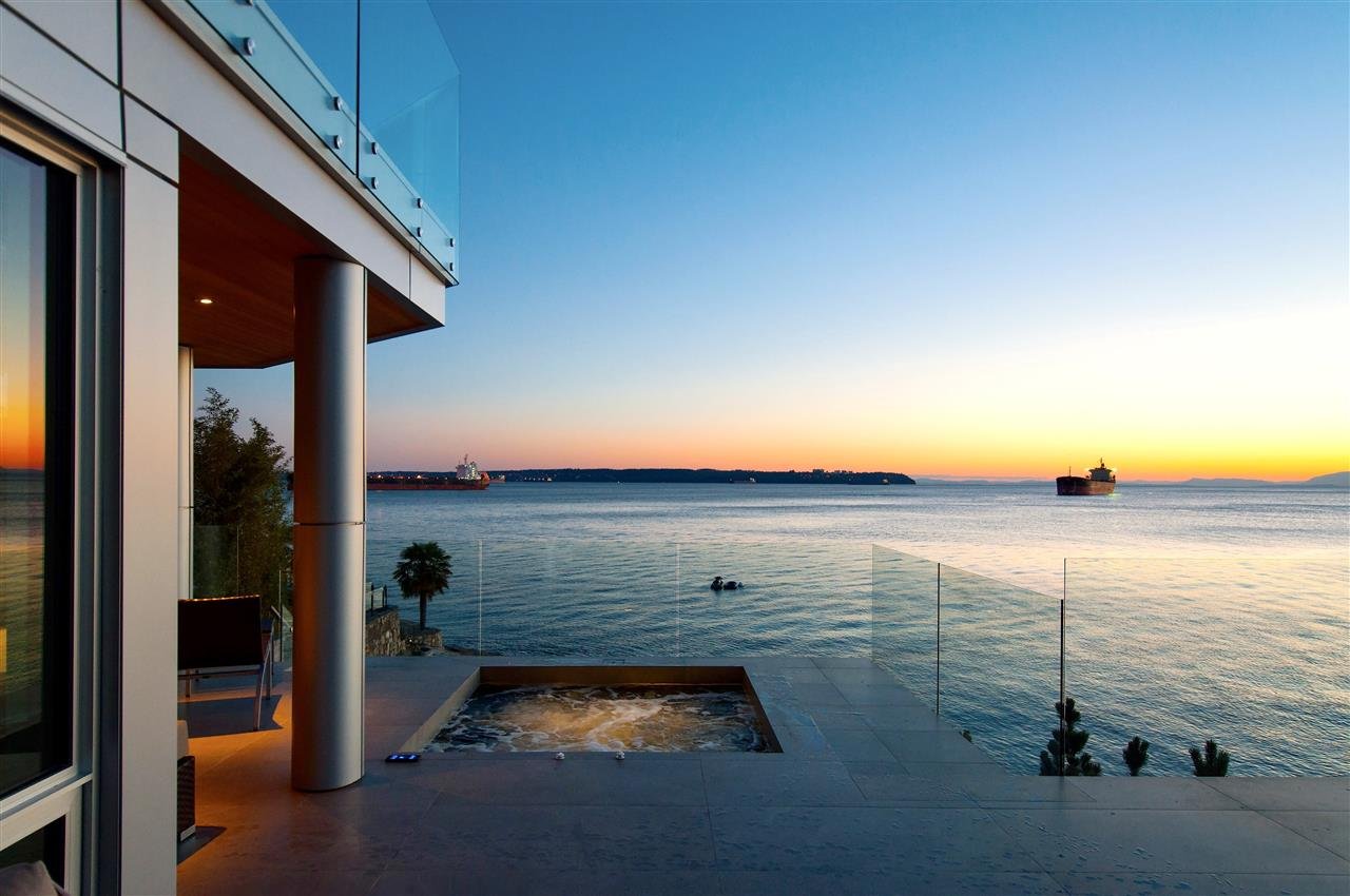 3906 Marine Dr