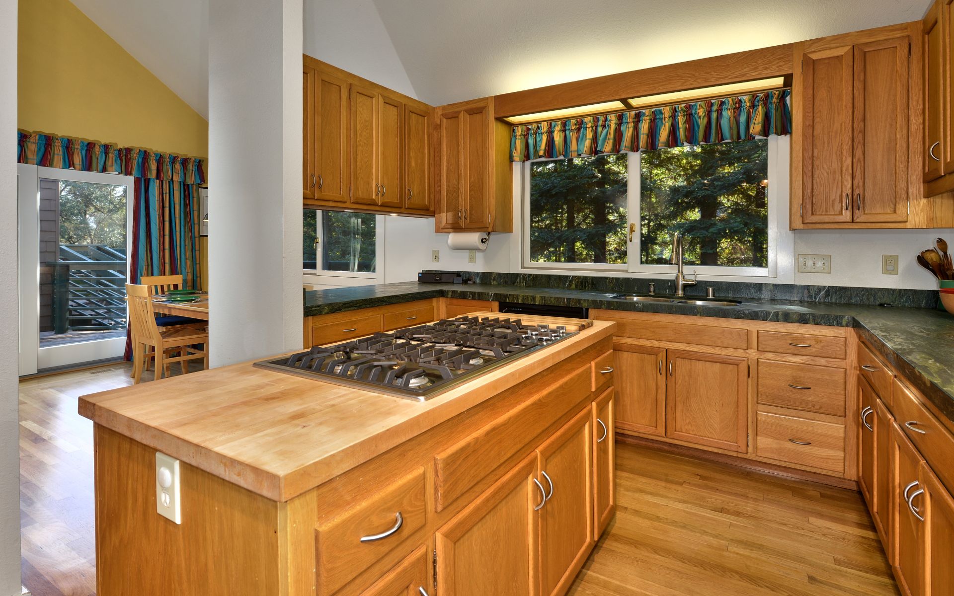 1030 Los Olivos Rd