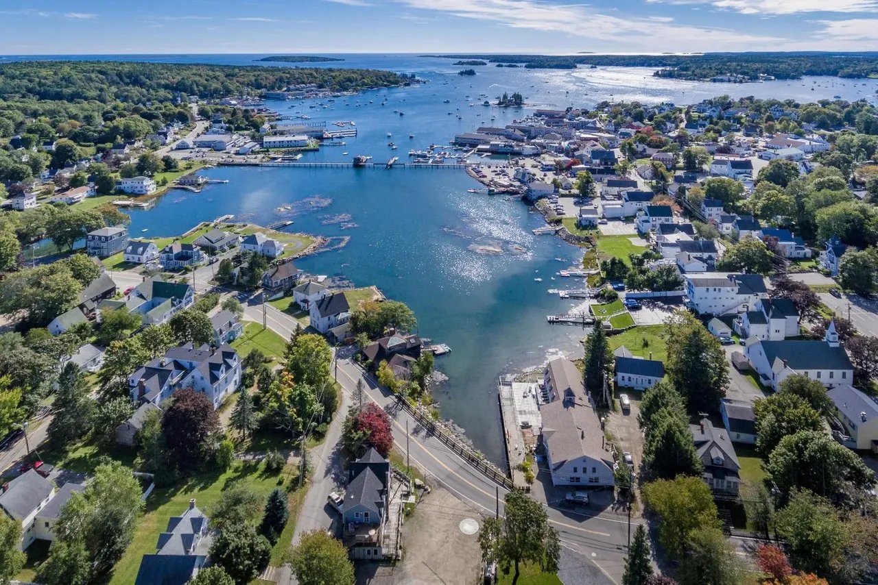 New Listing!28 Union Street, Boothbay Harbor, ME 04538 – $1,800,000