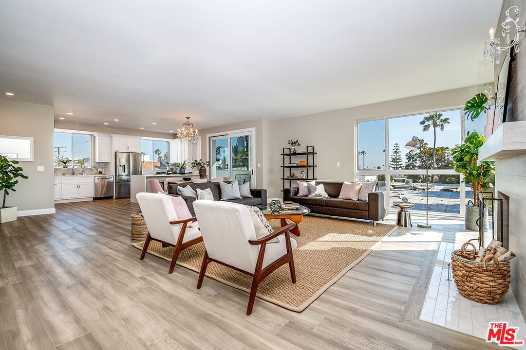 520 Montana Ave, #303