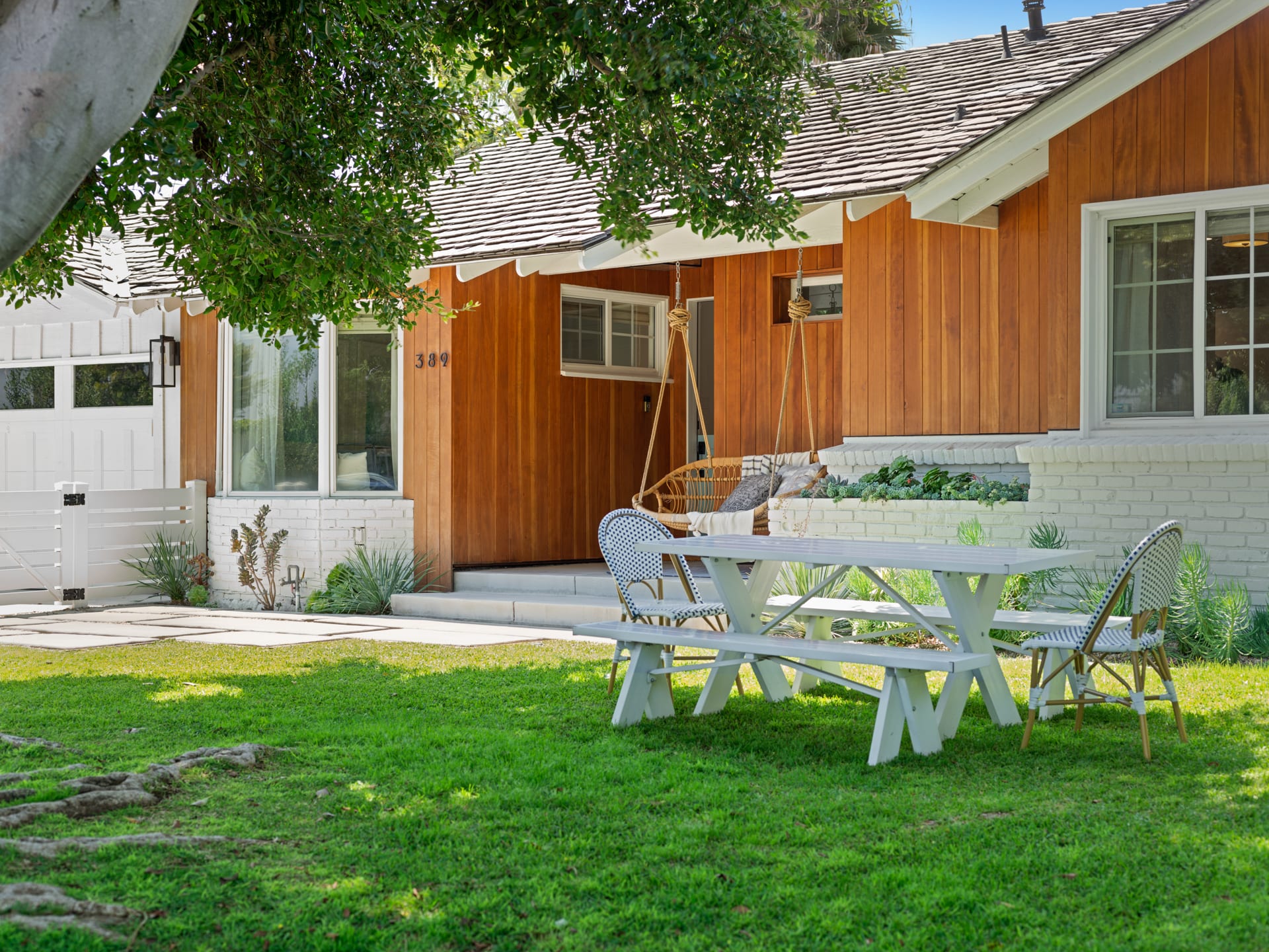 389 Mira Loma Pl