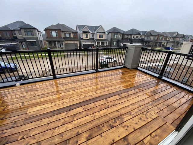 16 Bee Crescent