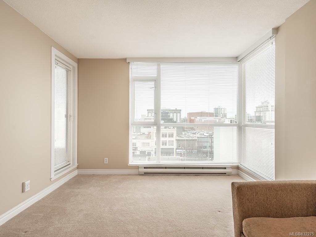 710-835 View St