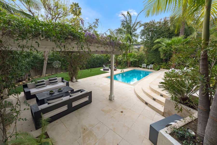 1423 N Doheny