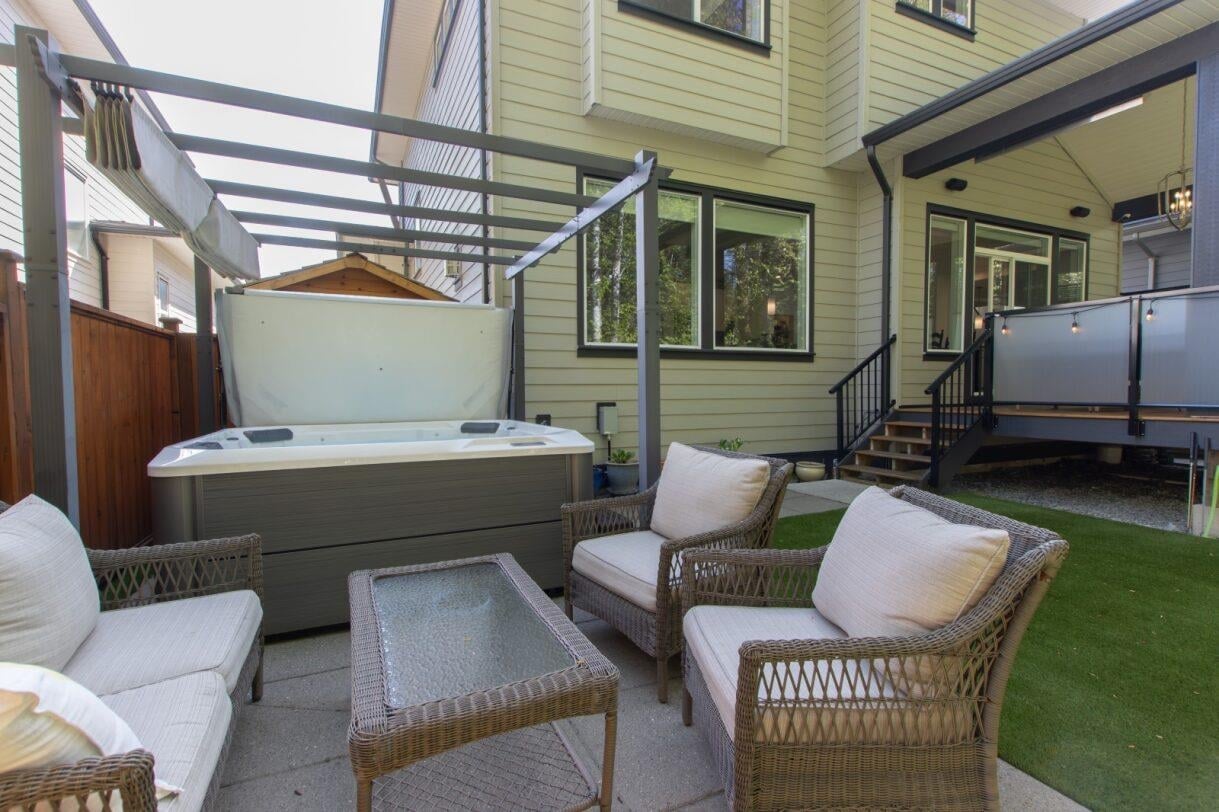 39253 Falcon Cres