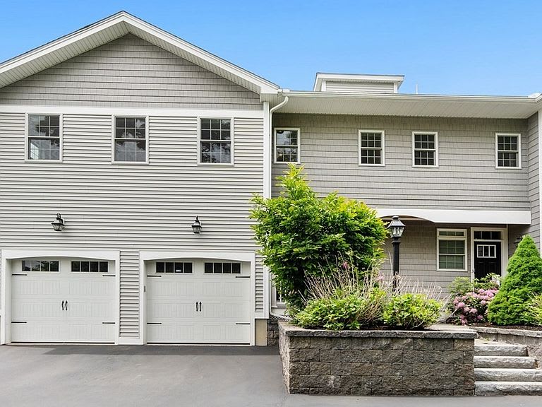 1 Sarah Jane Court