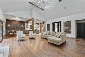 9408 Roxanna Dr