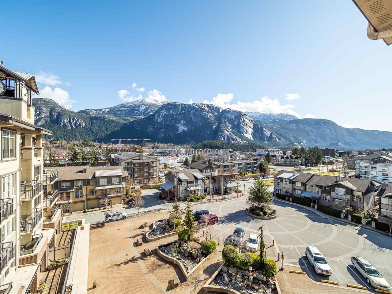 604-1211 Village Green Wy