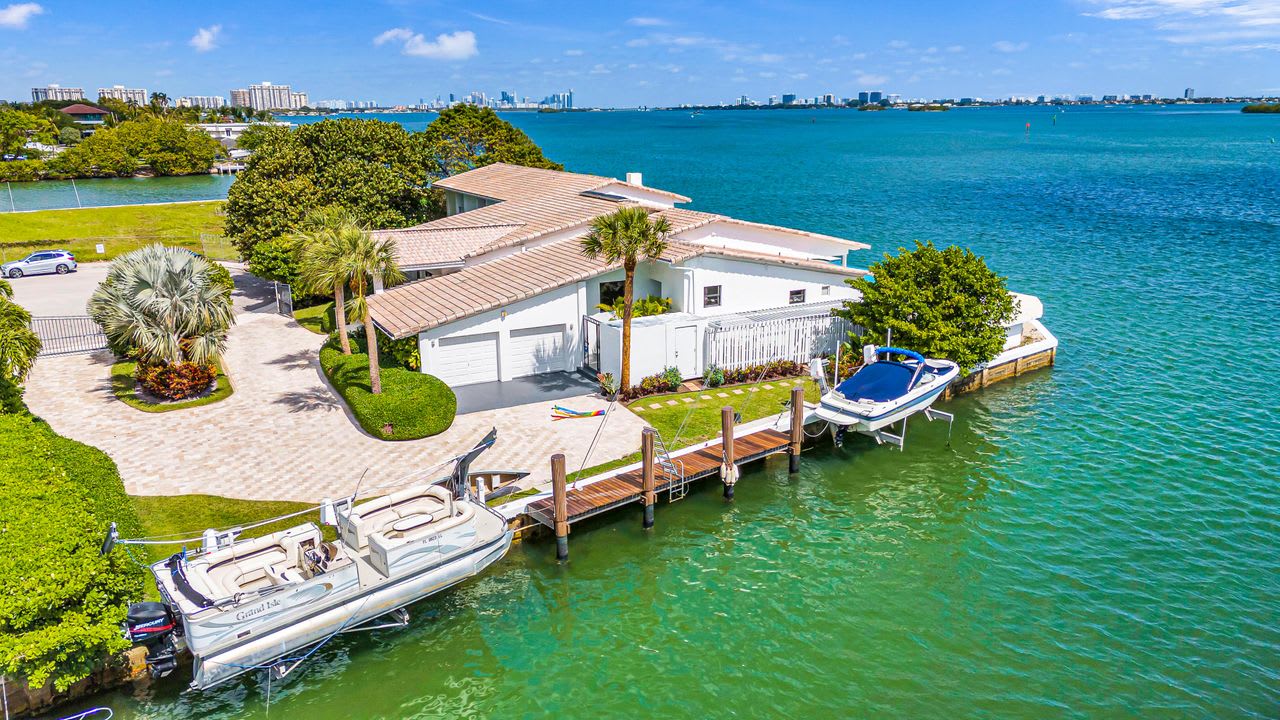 Miami’s Upper East Side Bayfront Residence