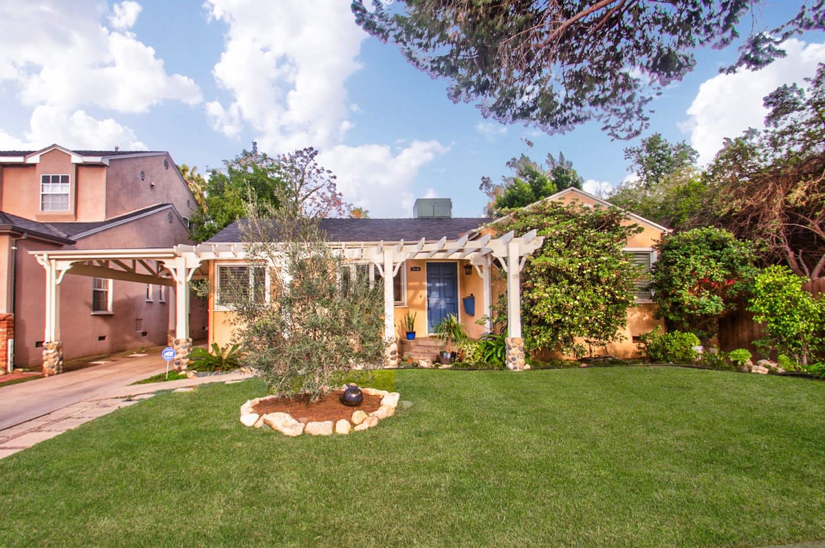 4546 Willowcrest Ave, Toluca Lake, CA