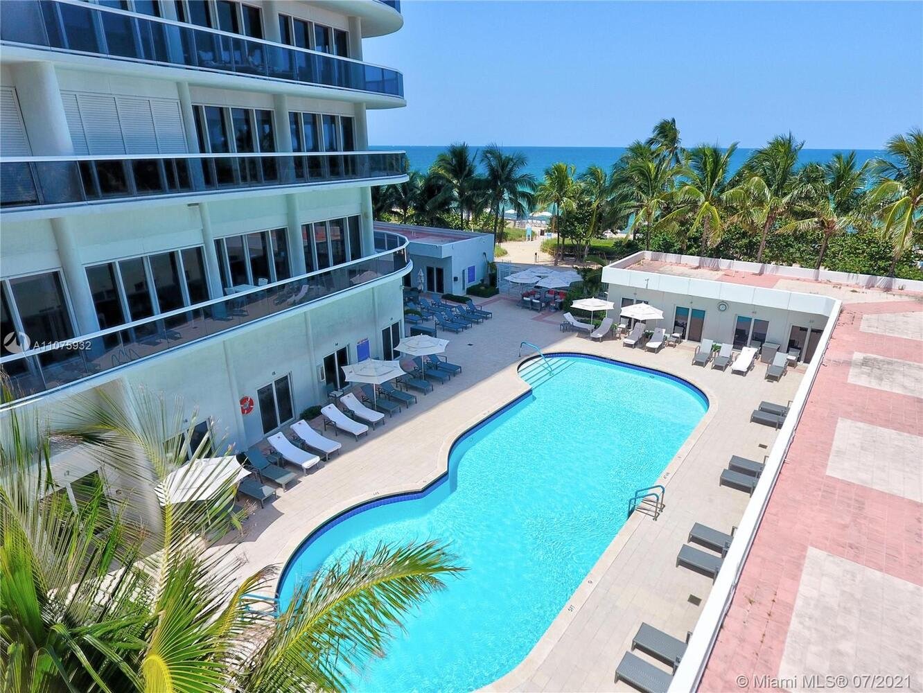 9601 Collins Ave, #505