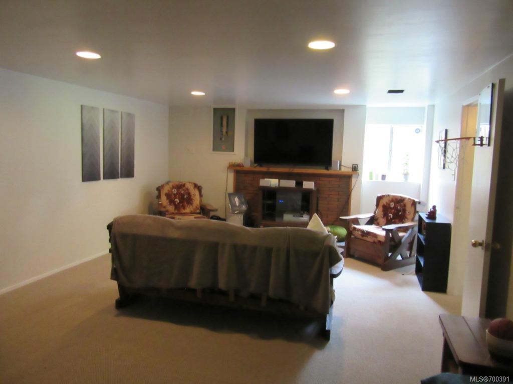 1036 Bewdley Ave, Esquimalt