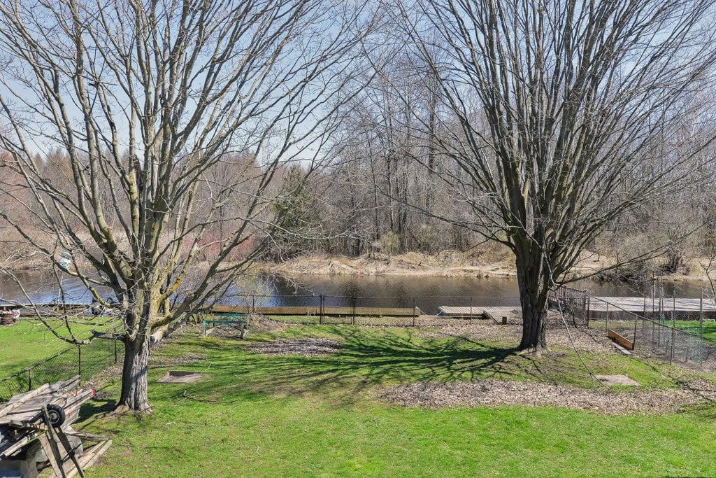 15 Lankin Blvd