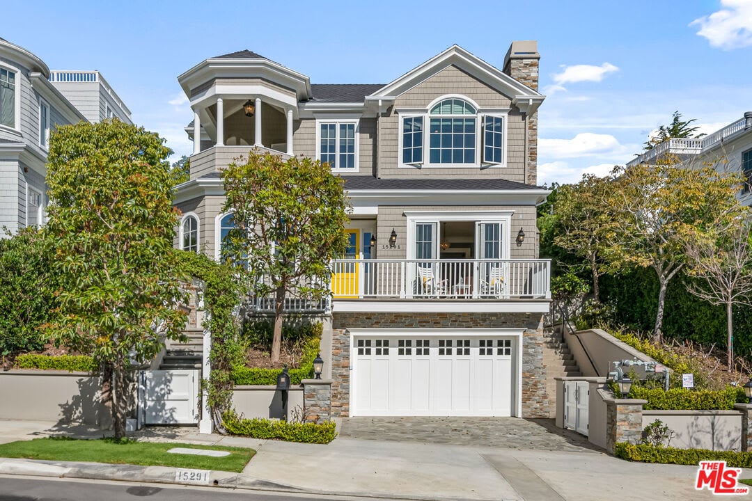 Chateau Crescent