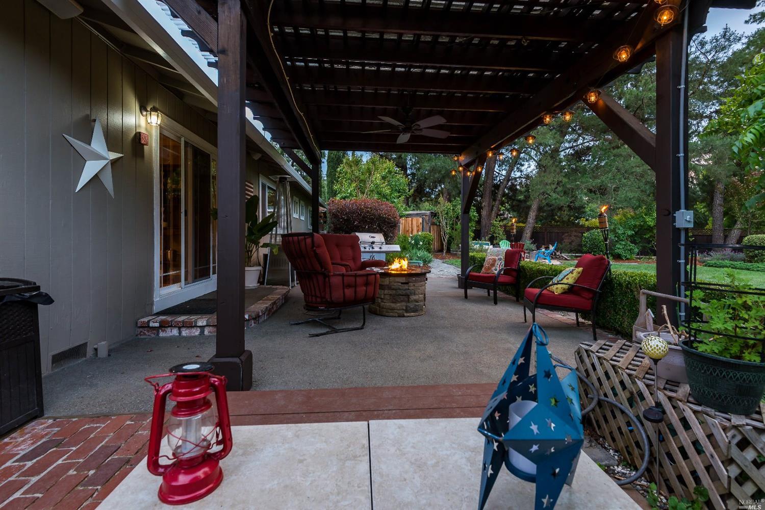 981 Riverside Dr