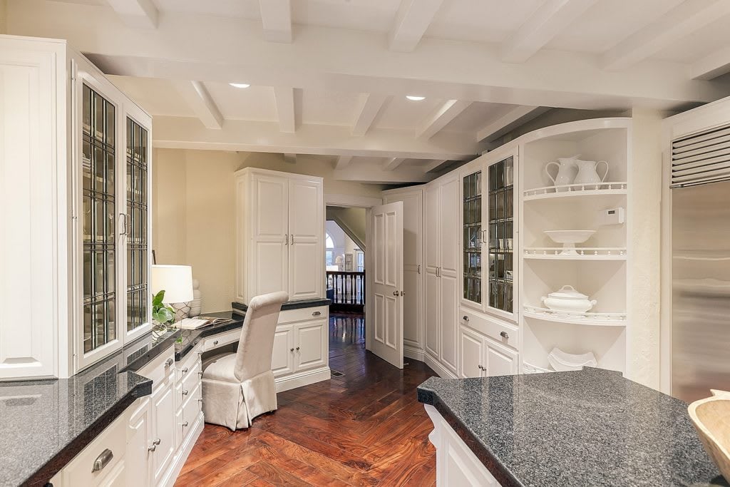125 Lakeview Dr