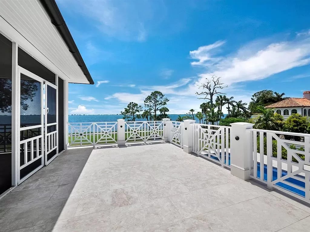 4223 Bay Shore Rd