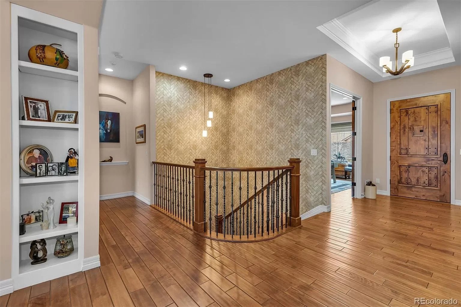 6010 S Race Court