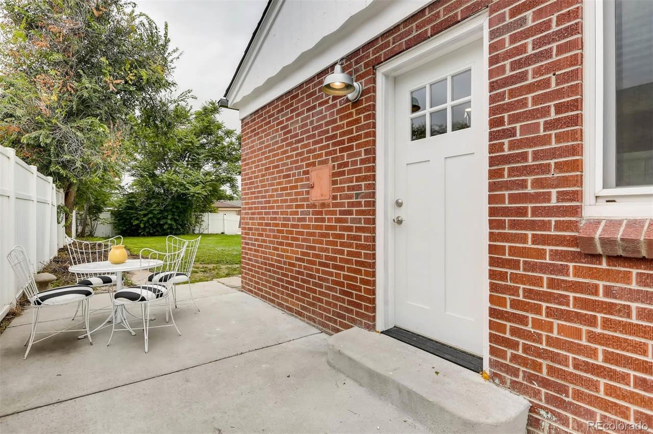 2215 Rosemary St