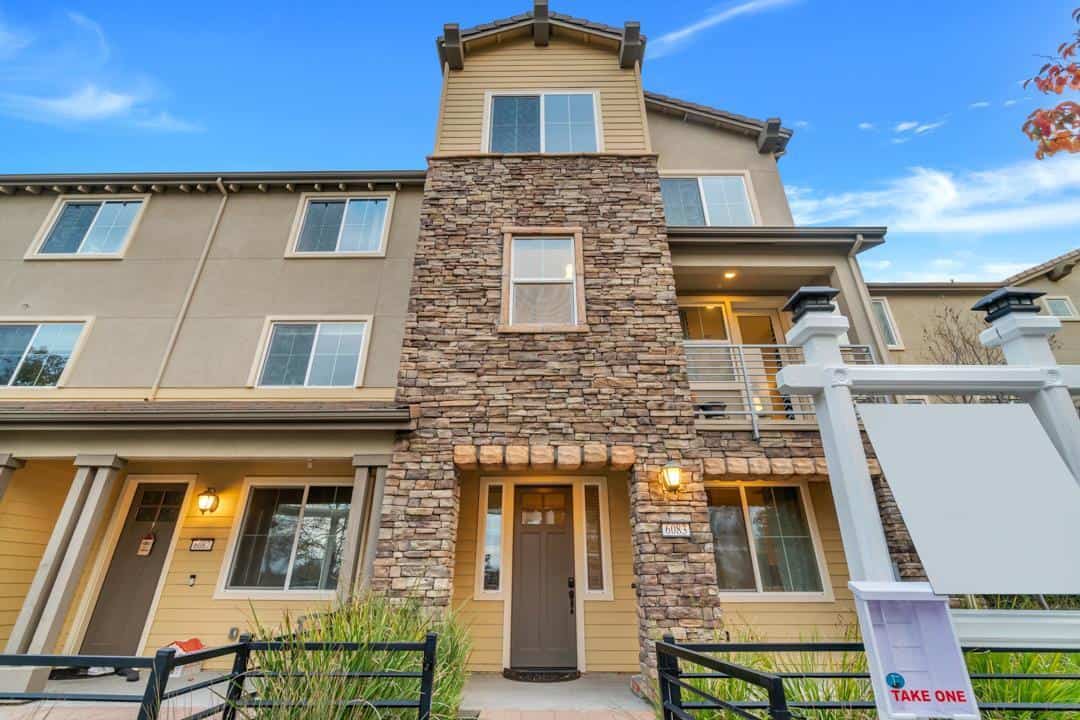 6083 Raleigh Road • San Jose • 95123