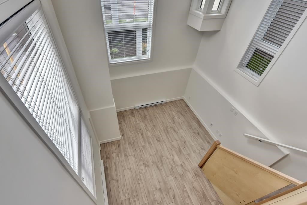 7-32828 Landeau Pl