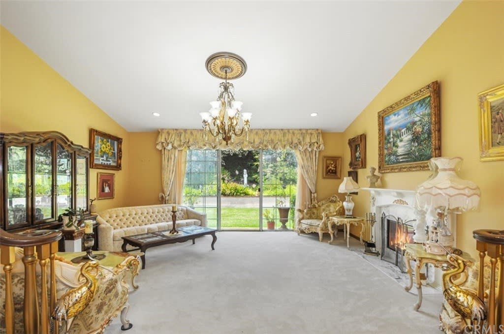 27 Santa Barbara Dr