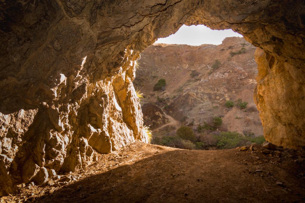 Bronson Canyon: A Journey Through Hollywood’s Famous Cave and Scenic Wonders