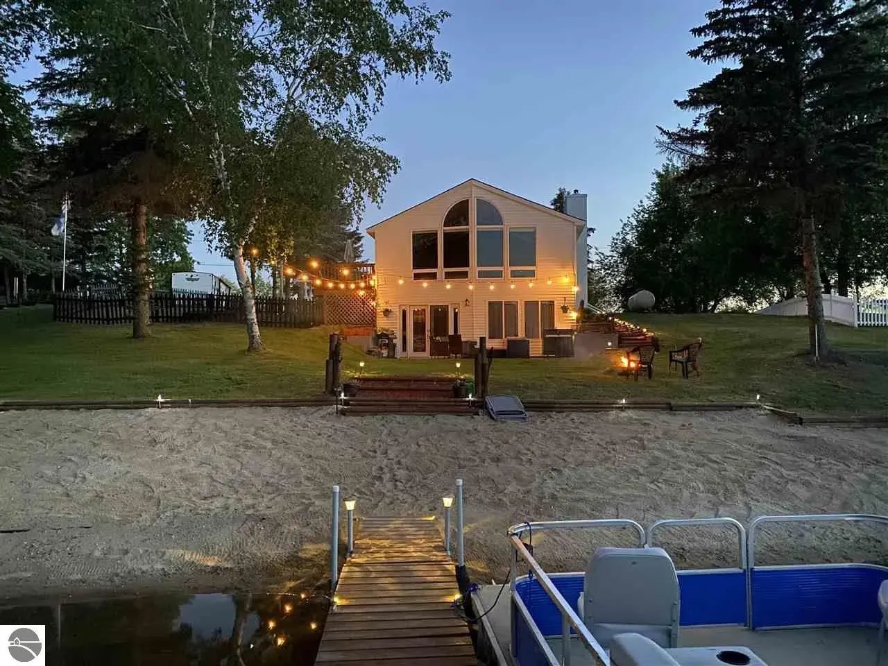 600 Gitchegumee Dr
