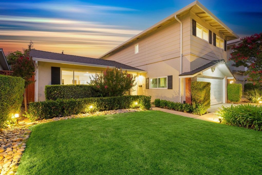 2425 Whitehorne Drive