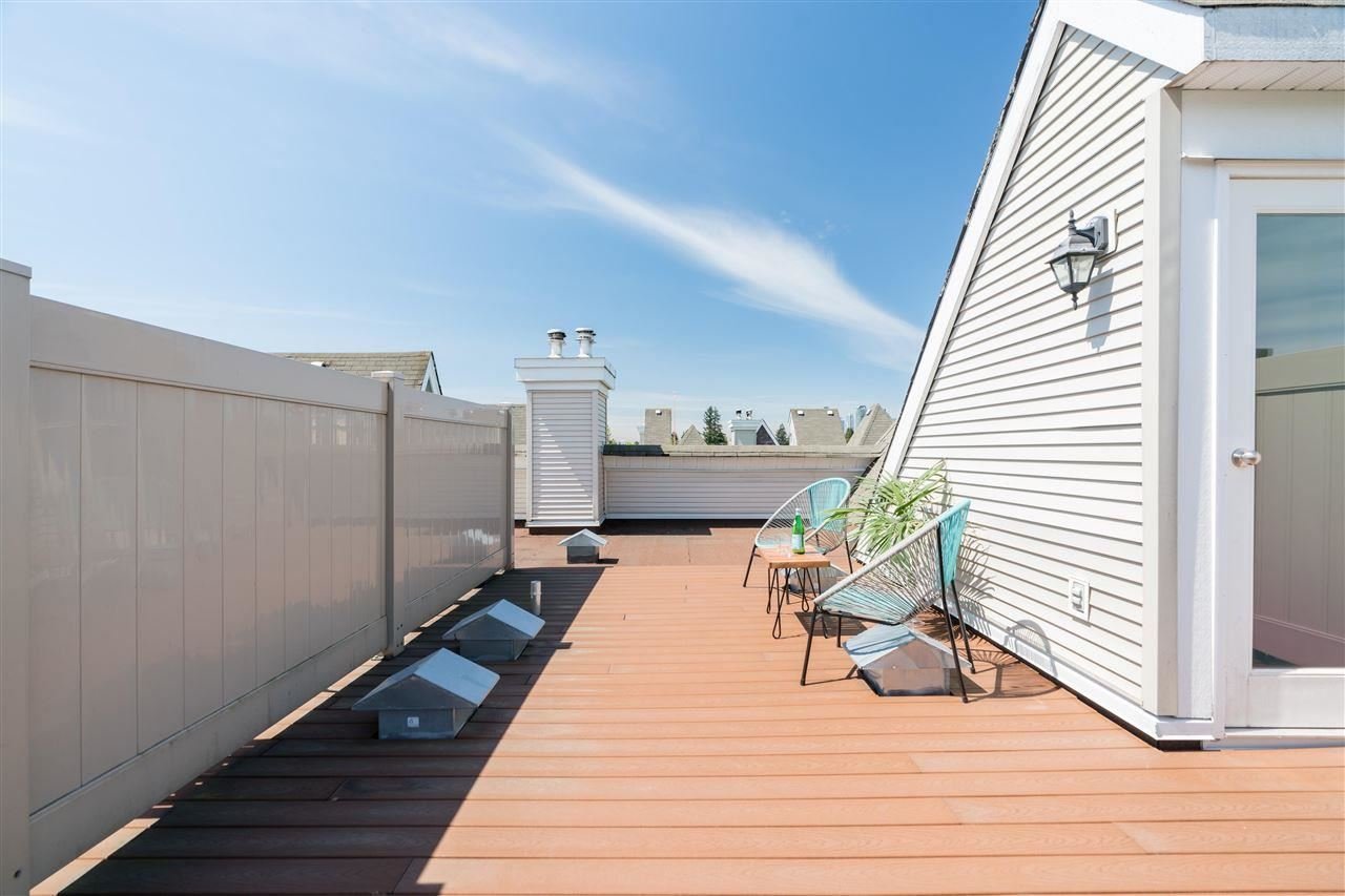 104-6588 Southoaks Cres