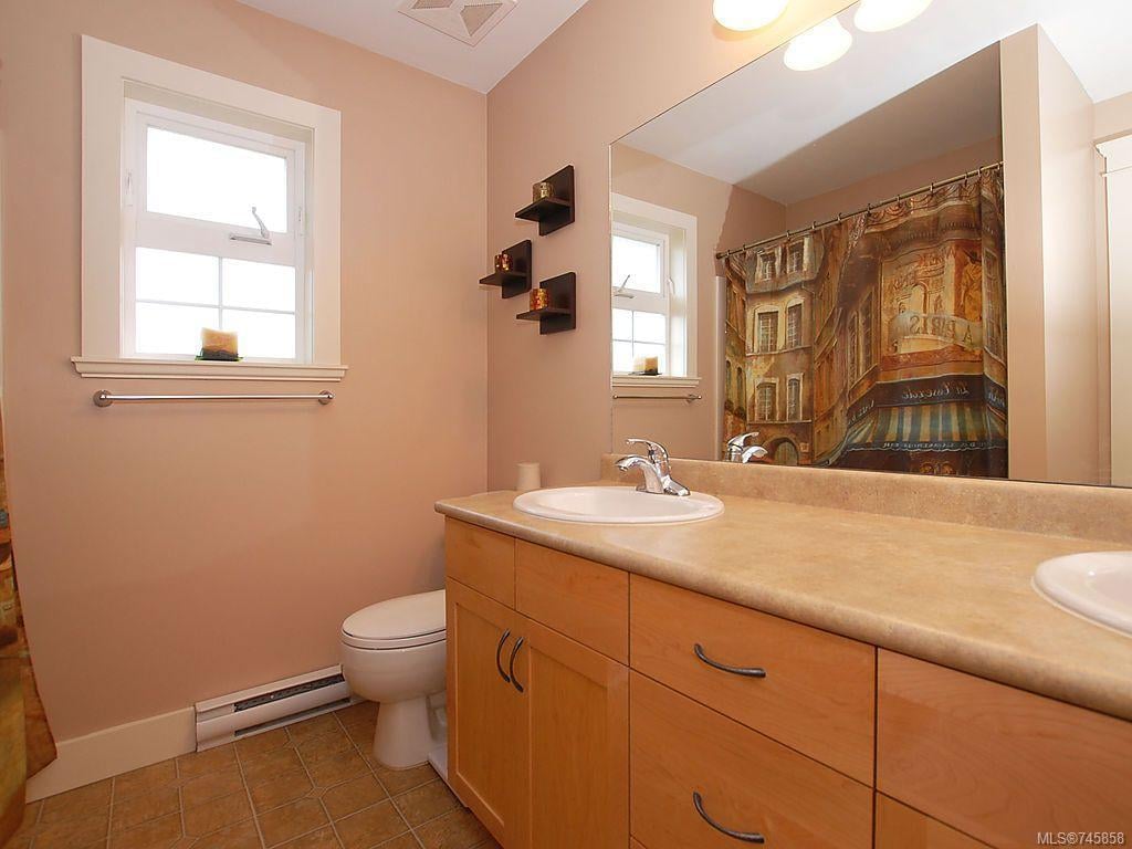 202-2752 Peatt Rd, Langford