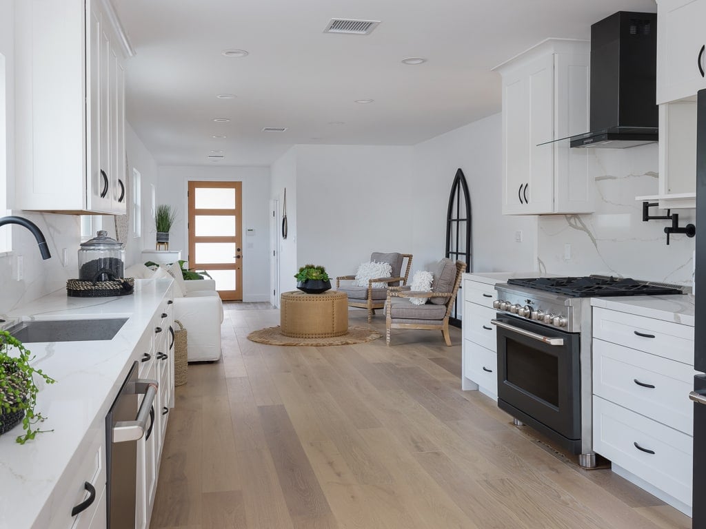 211 W Walnut Ave