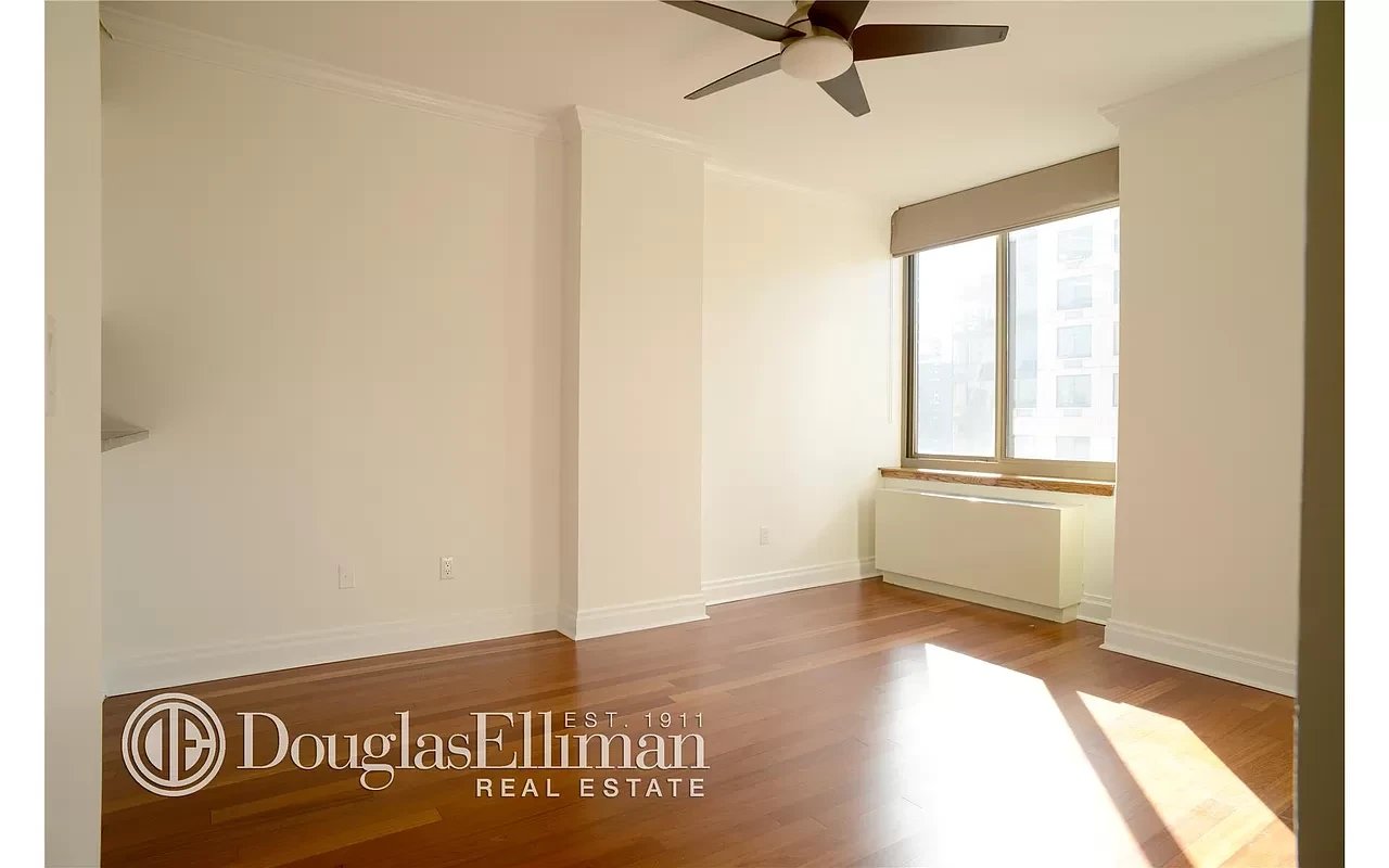 400 East 90th Street Unit: 18B